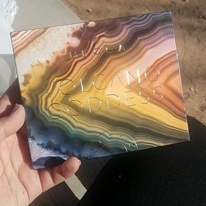 Becca eyeshadow pallete